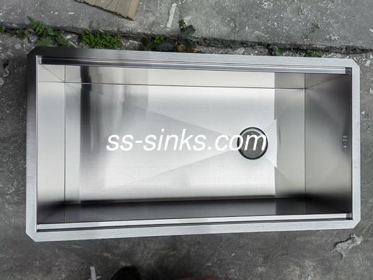 Modern Tarzı Topmount Mutfak Lavabosu 3,5 Inch Drain Açma Dikdörtgen Kasa Şekli