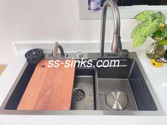 18/10 Nikel Çelik Malzeme ve İdreme Sistemi Çözümü ile Paslanmaz Çelik Tek Kuyu Lavabo